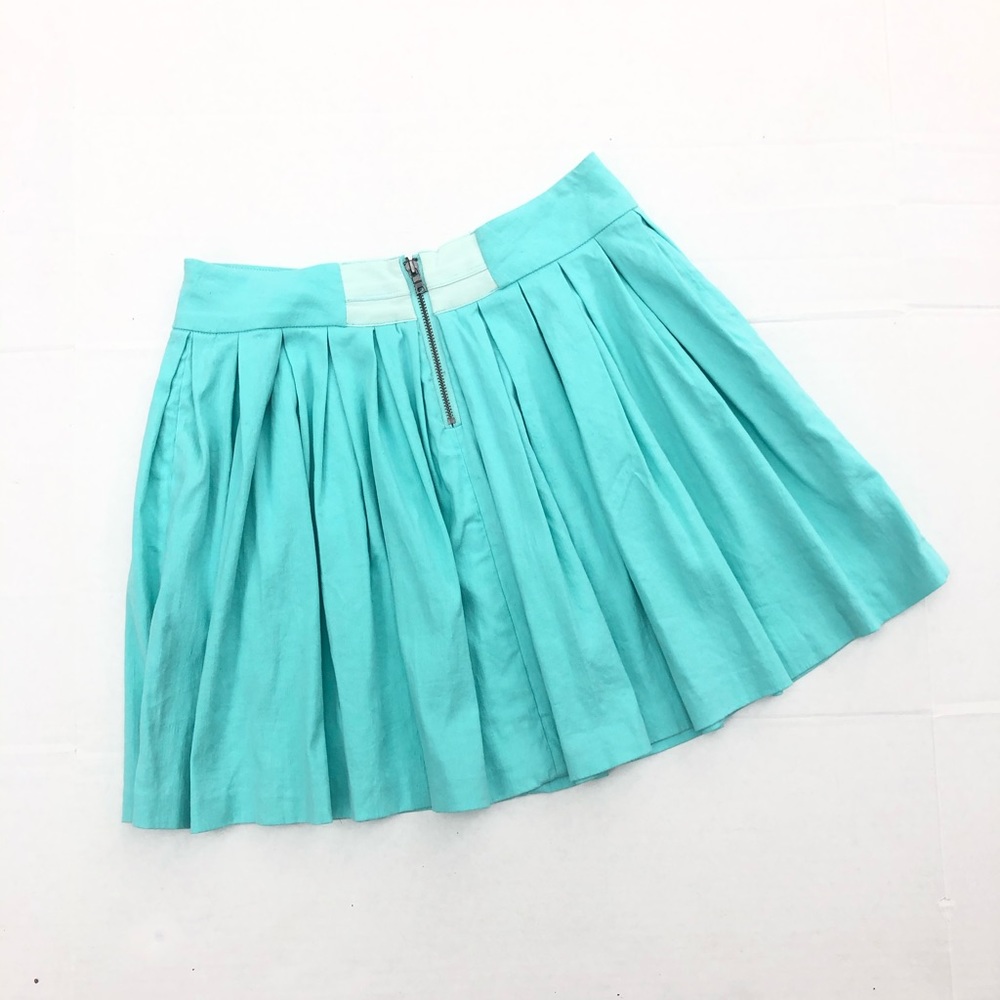 🥳HOST PICK🥳ALICE + OLIVIA AQUA PLEATED SKIRT - Picture 8 of 8